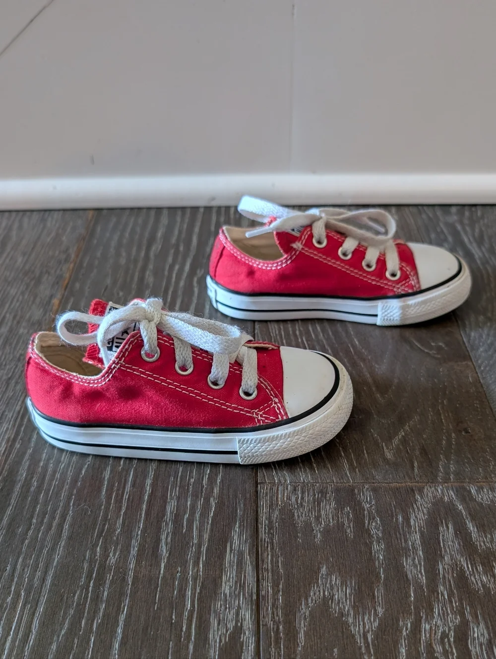 Converse Red Chuck Taylor All Star Low Top Sneaker Size 7 Toddler
